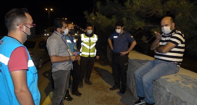 Karantinasının tamamlanmasına saatler kala eşiyle birlikte yola çıkan kişinin ilginç tepkisi: "DHKP-C’li var sanki karşında"