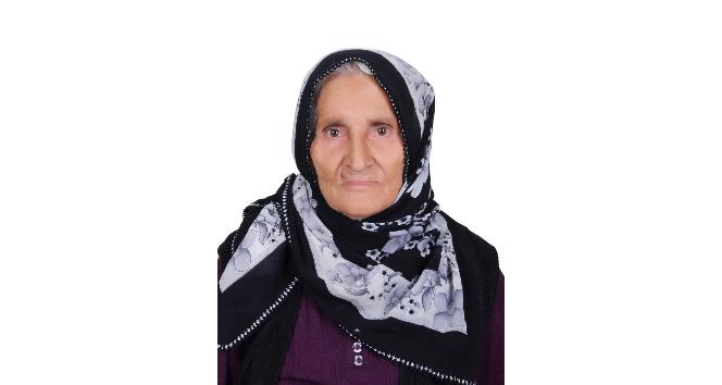 Otomobilin çarparak metrelerce fırlattığı yaşlı kadın hayatını kaybetti