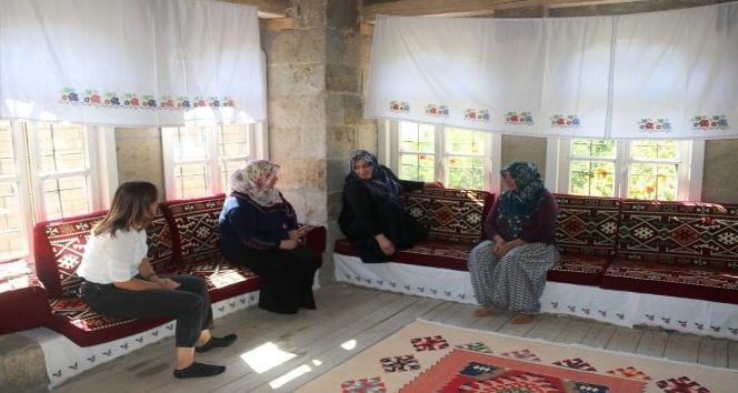 Geleneksel Bitlis evleri kadınların dokunuşuyla eski ihtişamına kavuşuyor