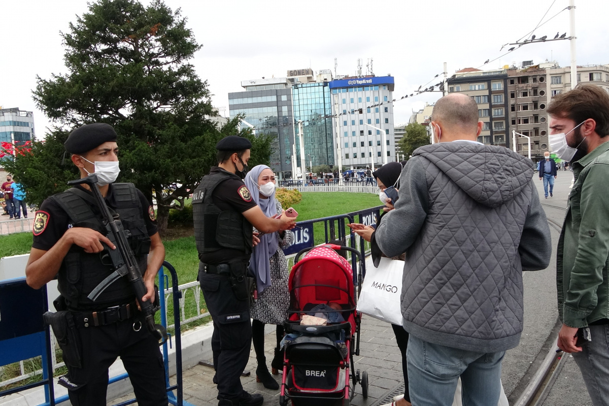 Endonezyalı çocuk turist Taksim Meydanı’nda kayboldu, polisin çabasıyla annesine kavuştu