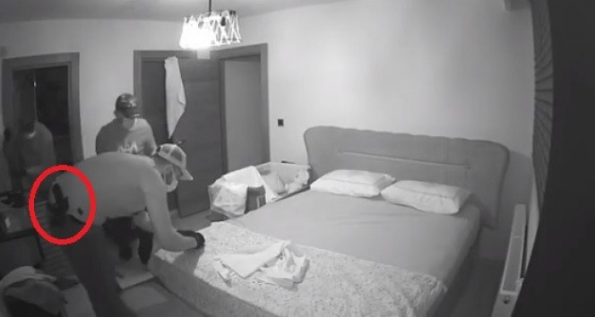 Silahlı hırsızlar bebek kamerasına yakalandı