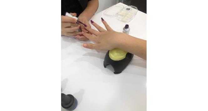 Uzmanından kadınlara protez tırnak önerisi