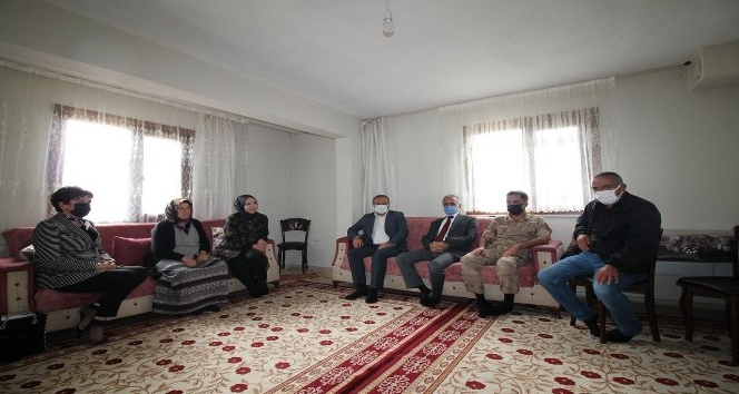 Kaymakam hanımdan şehit ailelerine yakın ilgi