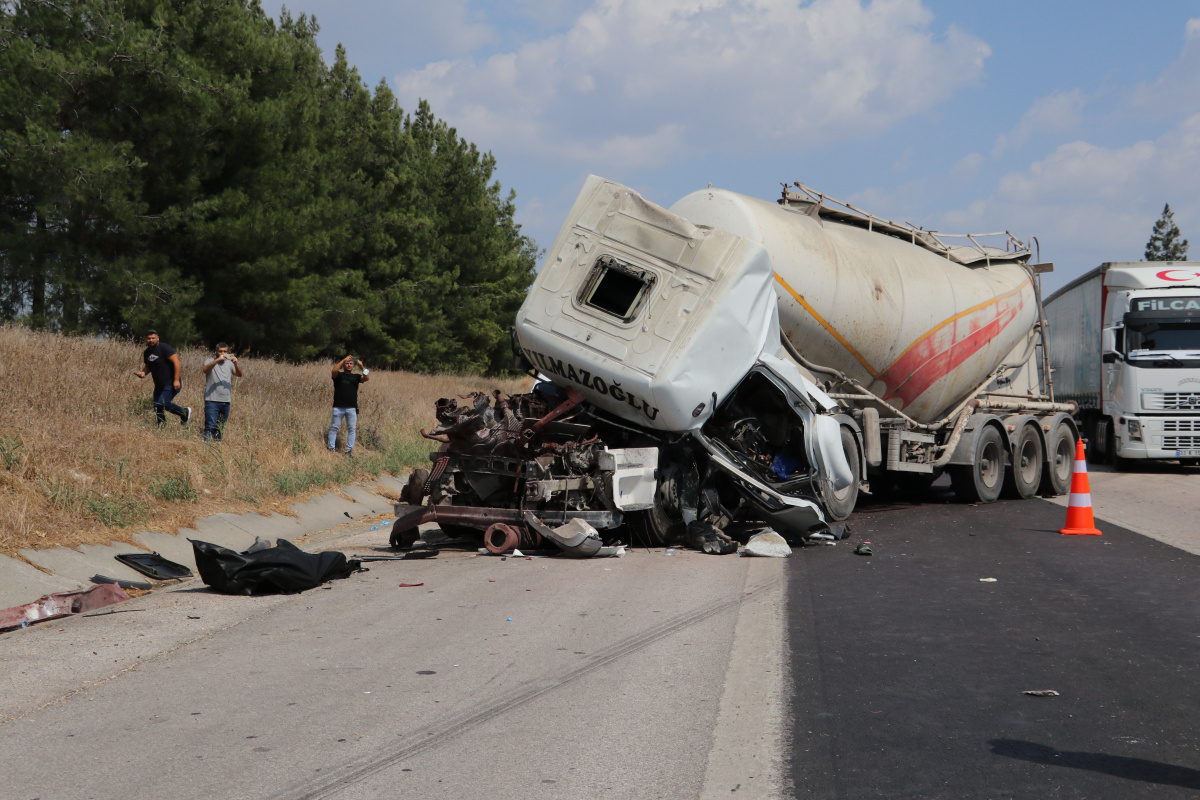 Adana'da otobanda zincirleme trafik kazası: 1 ölü