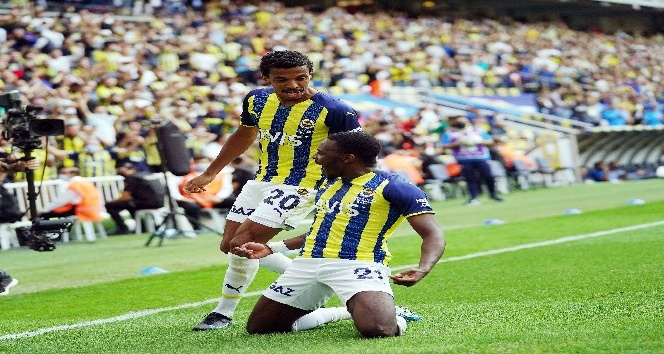 Süper Lig: Fenerbahçe: 1 - DG Sivasspor: 1 (İlk yarı)