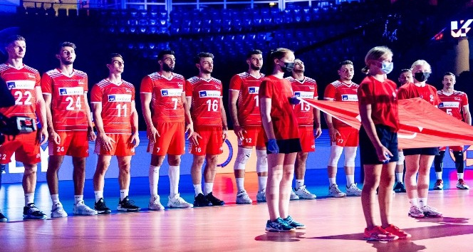 A Milli Erkek Voleybol Takımı, Avrupa Voleybol Şampiyonası Son 16 Turu’nda karşılaştığı Sırbistan’a 3-2 mağlup oldu.