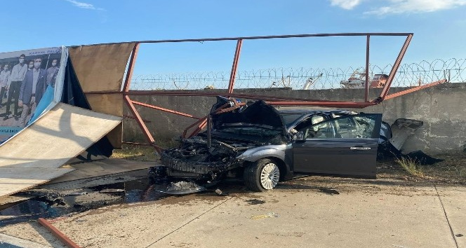 (Özel) Kartal’da takla atan otomobilden burnu bile kanamadan kurtuldu