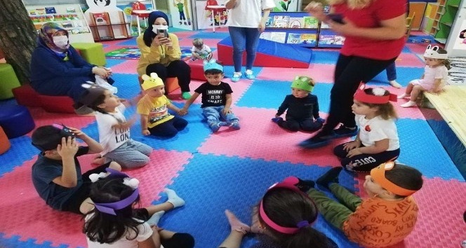Sincan Bebek Kütüphanesinde minikler İngilizce öğreniyor