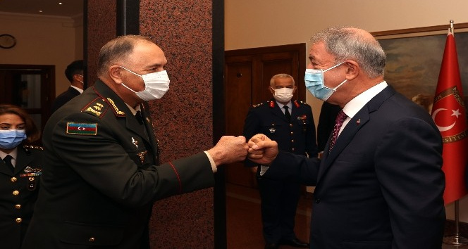Milli Savunma Bakanı Akar, Azerbaycan Genelkurmay Başkanı Veliyev’i kabul etti