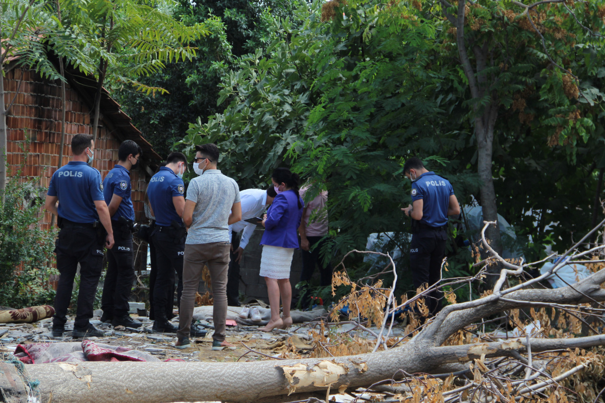 Antalya&#039;da şüpheli ölüm! Ağaçların arasında 25 yaşlarında bir erkek cesedi bulundu