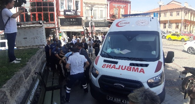 Törende bayılan eski ahi korkuttu