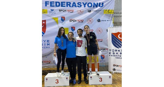 Alanyaspor eskrim sporcuları, Ankara’dan 3 madalya ile döndü