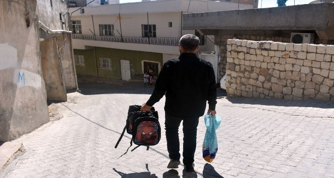 İhtiyaç sahibi öğrencilere kırtasiye yardımı yapıldı