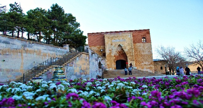 Kahramanmaraş’taki Eshabı Kehf’e ziyaretçi akını