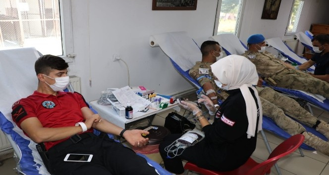 Jandarma’dan kan bağışı