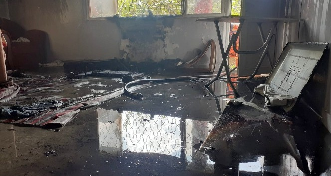 Osmaniye’de yanan ev kullanılmaz hale geldi