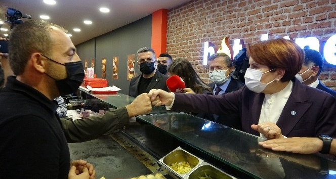 İYİ Parti Genel Başkanı Akşener, Ardahan’da esnafı ziyaret etti