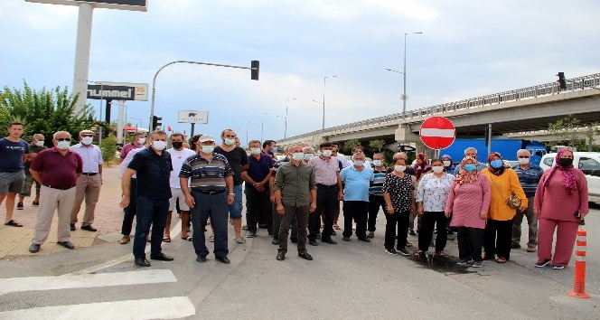 Mahallelinin tek yöne düşürülen yol eylemi