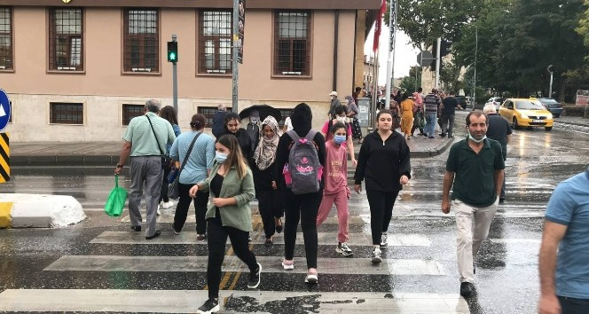 Edirne’de sağanak yağış etkili oldu