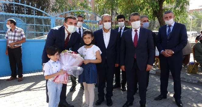 Bingöl’de İlköğretim Haftası düzenlenen etkinlikle kutlandı