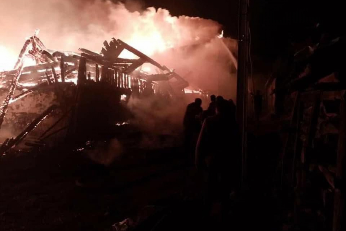 Çamlıdere&#039;de metruk evde çıkan yangın 7 evi küle döndürdü