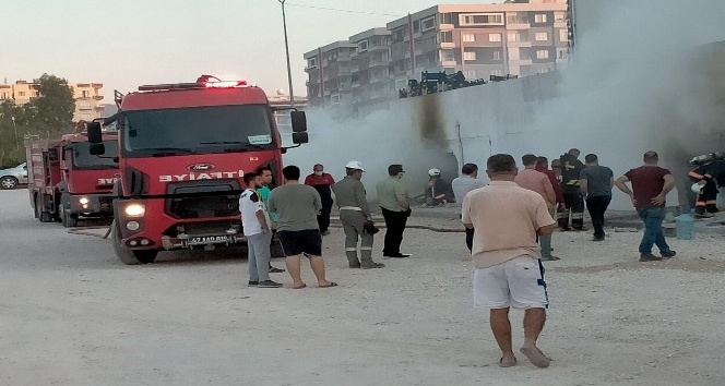 Market deposunda korkutan yangın