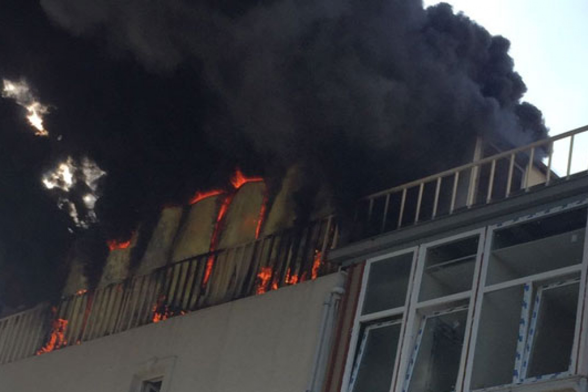 Başakşehir’de 5 katlı iş merkezinde korkutan yangın