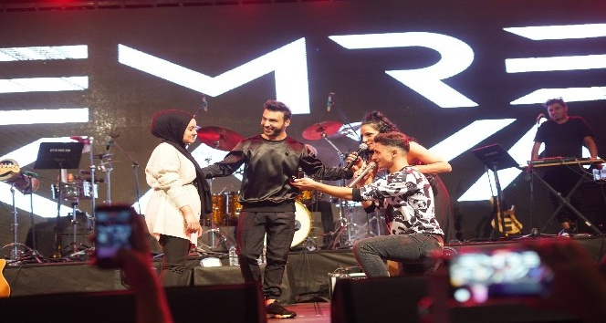 Kestel’de Emre Kaya konserinde evlilik teklifi sürprizi