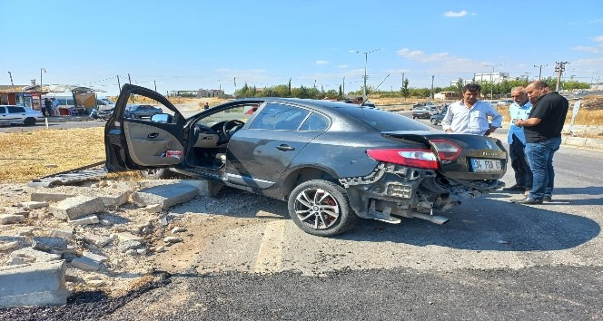 İki otomobil çarpıştı: 1 ağır 5 yaralı