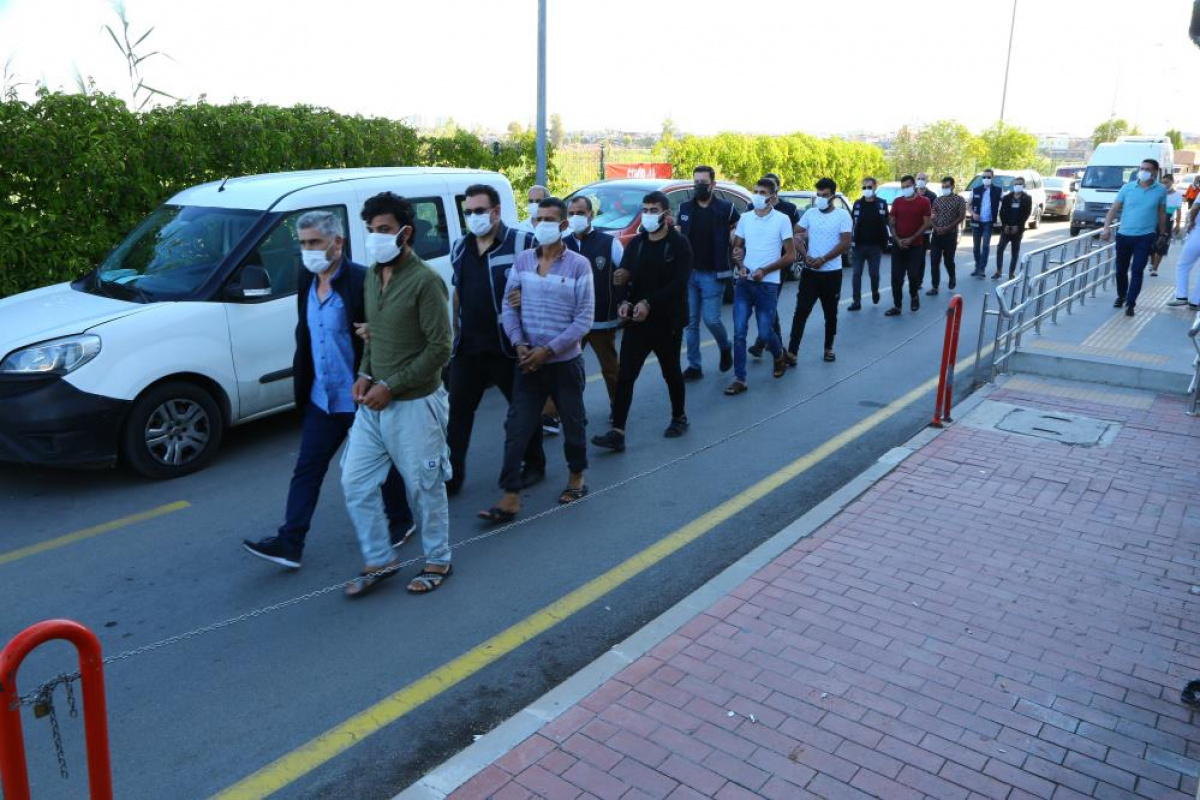 Adana&#039;da 4 göçmen kaçakçısı tutuklandı