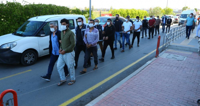 Adanada 4 göçmen kaçakçısı tutuklandı