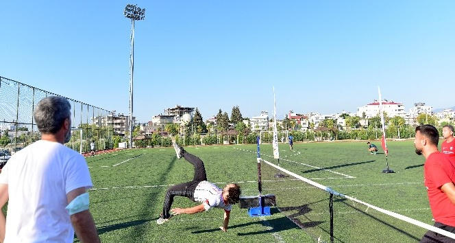Osmaniye’de “Ayak tenisi turnuvası” düzenlendi