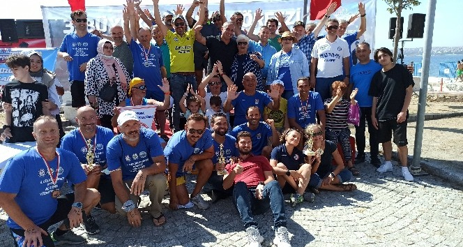 Büyükçekmece Körfezi Açık Deniz Yüzme Yarışması büyük bir coşkuyla gerçekleşti