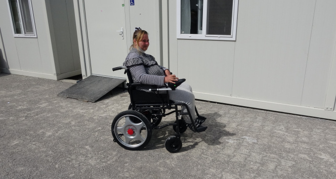Bozkurtlu selzede engelliye akülü tekerlekli sandalye hediye edildi
