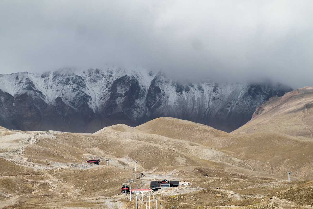 Erciyes'in zirvesi beyaz örtüyle kaplandı