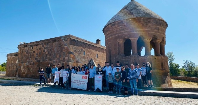 Artuklu 1071 Derneği’nden ‘Malazgirt Şuurunda Gençlerle Geleceğe Umutla’ gezisi