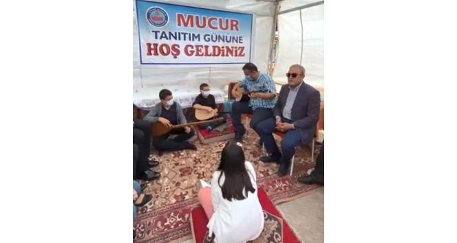 Belediye başkanının türküsü usta sanatçıları aratmadı