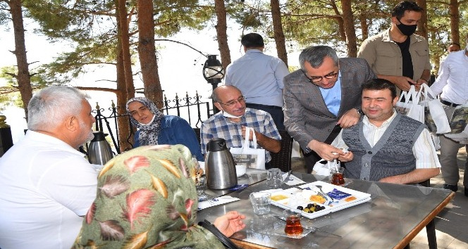 Başkan Güngör: "Engelli kardeşlerimiz önceliğimiz"