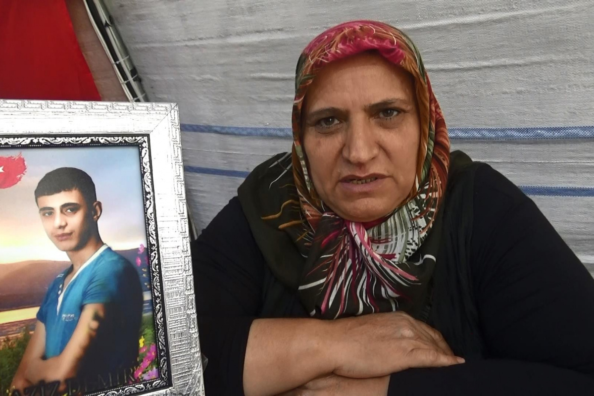 Evlat nöbetindeki aileler, çocuklarını PKK’dan almakta kararlı