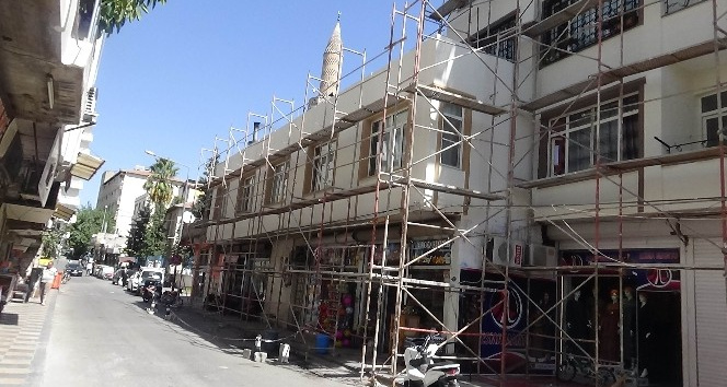 Dış cephe giydirme çalışmaları tam gaz sürüyor