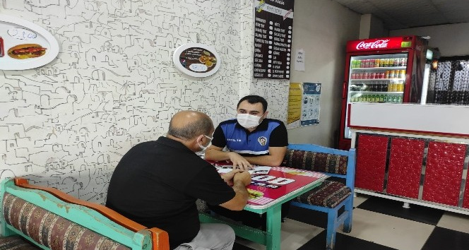 Cizre’de polis halkla kaynaşıyor