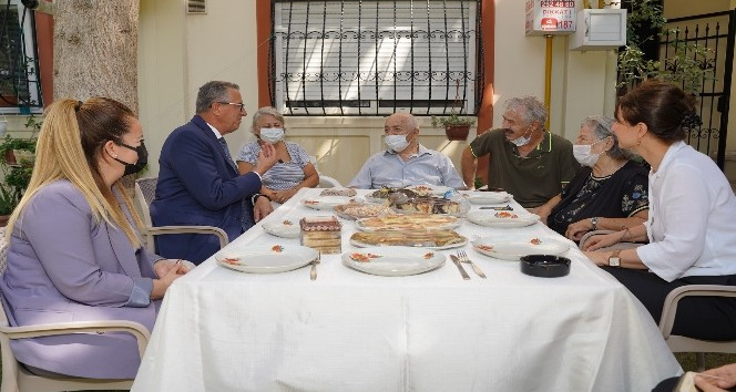 Başkan Arda, alzheimer ve demans hastalarını ziyaret etti