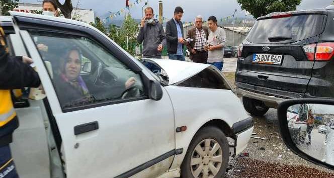 Karabük’te iki otomobil çarpıştı: 1 yaralı