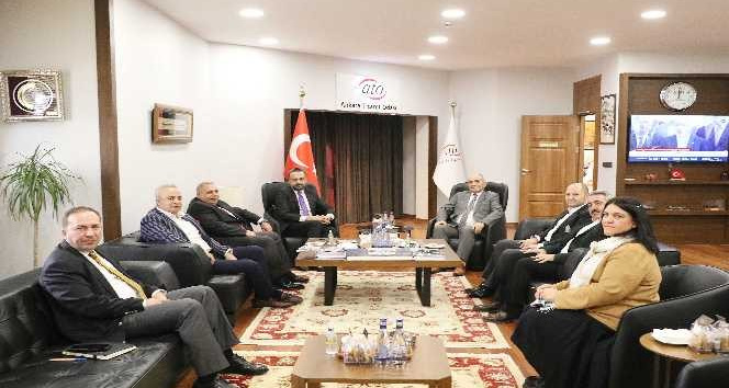 ATO Başkan Yardımcısı Yılmaz, Kızılay Metro Çarşısı işletmecilerinin sorunlarını dinledi