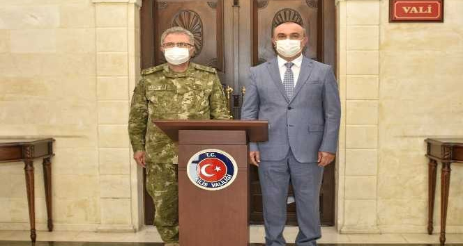 Korgeneral Tokel, Vali Soytürk ile bir araya geldi