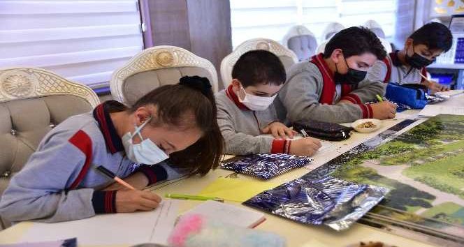 Ahlatlı öğrencilerden mektup arkadaşlığı