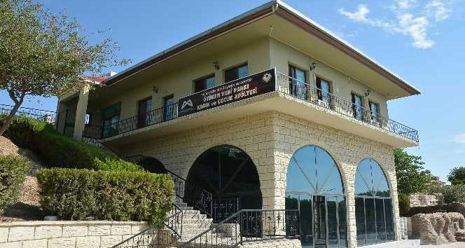 Mersin Büyükşehir Belediyesi, Tarsus’a yeni bir okuma salonu kazandırıyor