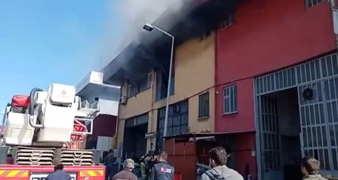 Başakşehirde endüstri sitesinde tehlikeli yangın