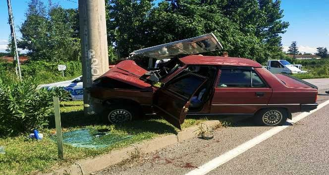 Otomobil beton direğe çarptı: 1 yaralı