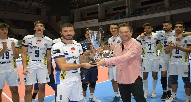 7. TSYD İzmir Voleybol Turnuvası’nın kazananı Arkas Spor